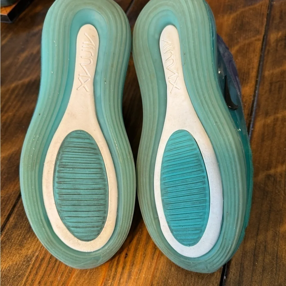 Nike AirMax 720. youth 4.5. Blues/green